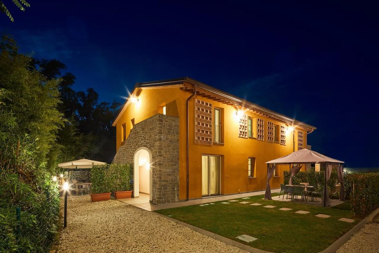 بيت للعطل فيلا Casa Da Alice لوكا إيطاليا